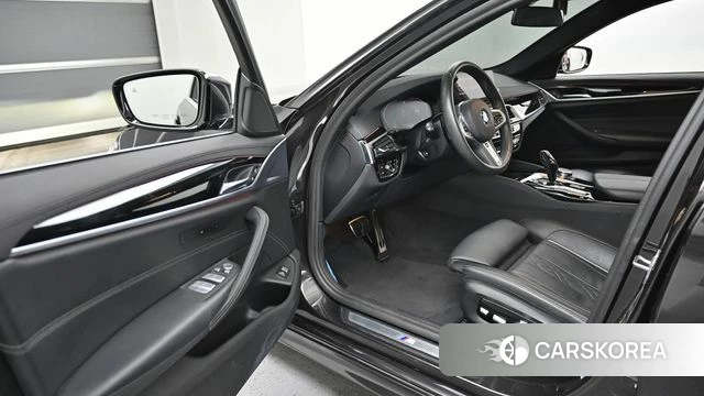BMW 5 Series (G30) 2019 Серый из Кореи, фото 2
