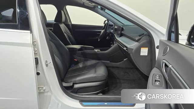 Hyundai Sonata D Edge Hybrid (DN8) 2023 Белый из Кореи, фото 2