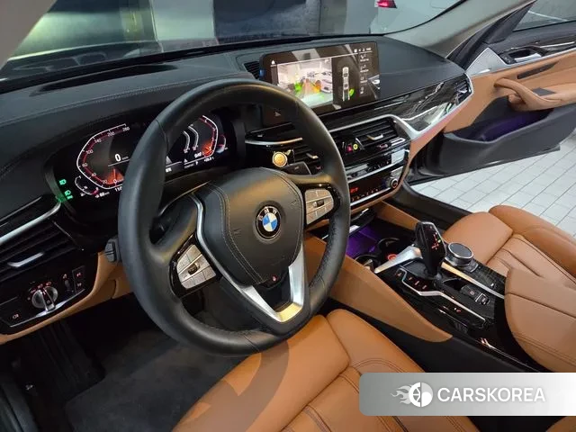 BMW 5 Series (G30) 2022 Серый из Кореи, фото 2