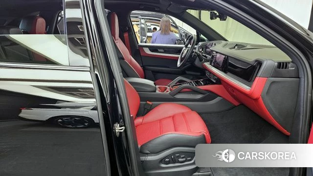 Porsche Cayenne (PO536) 2024 Черный из Кореи, фото 2