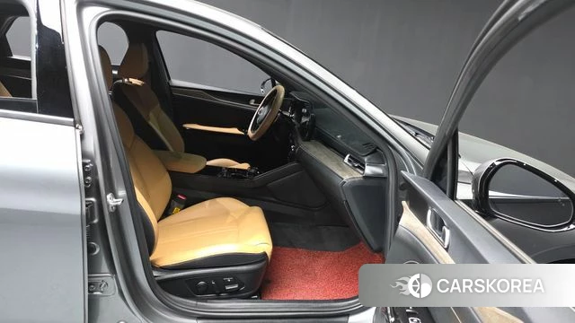 Kia K5 3rd generation 2023 Серебристо-серый из Кореи, фото 2