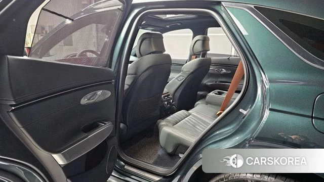 Genesis GV70 2021 Зеленый из Кореи, фото 2