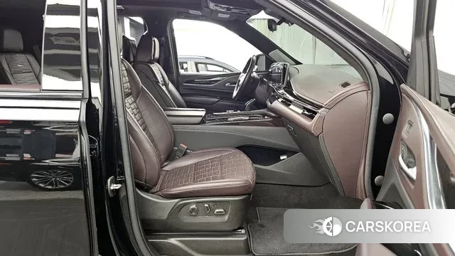 Cadillac Escalade 5th Generation 2022 Черный из Кореи, фото 2