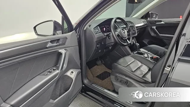 Volkswagen Tiguan second Generation 2020 Черный из Кореи, фото 2