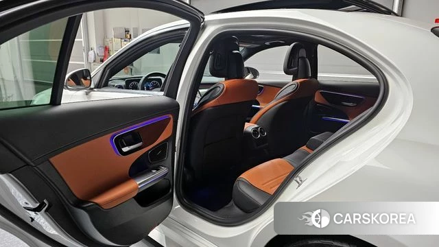 Mercedes-Benz C-Class W206 2023 Белый из Кореи, фото 2