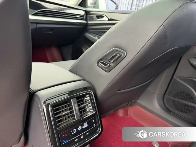 Volkswagen Passat 2024 Черный из Китая, фото 2