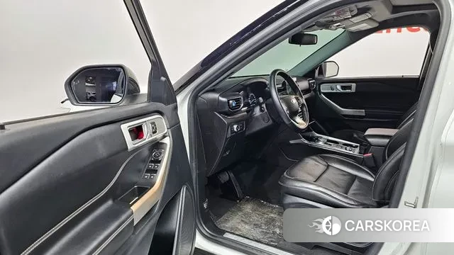 Ford Explorer 6th Generation 2022 Белый из Кореи, фото 2