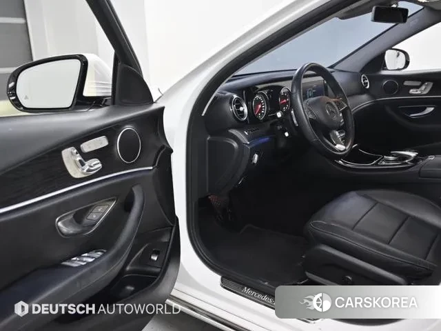 Mercedes-Benz E-Class W213 2018 Белый из Кореи, фото 2