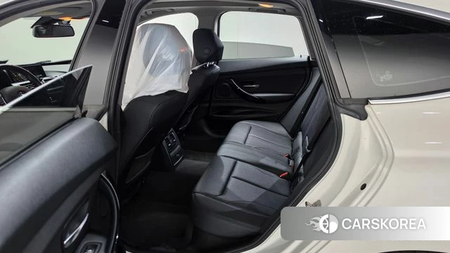 BMW 3 Series GT (F34) 2019 Белый из Кореи, фото 2