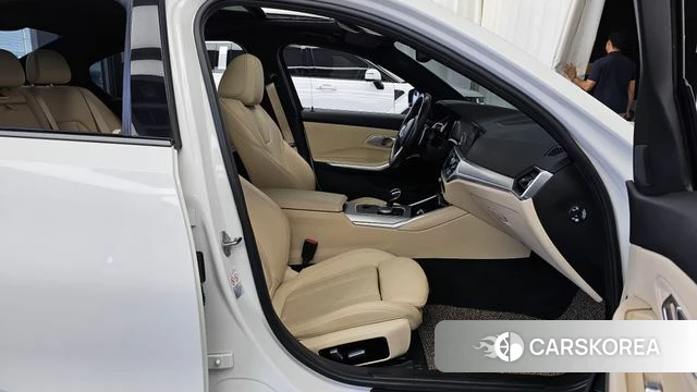 BMW 3 Series (G20) 2021 Белый из Кореи, фото 2