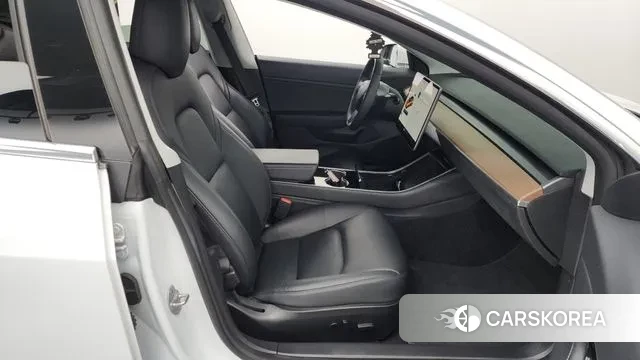 Tesla Model 3 2020 Белый из Кореи, фото 2