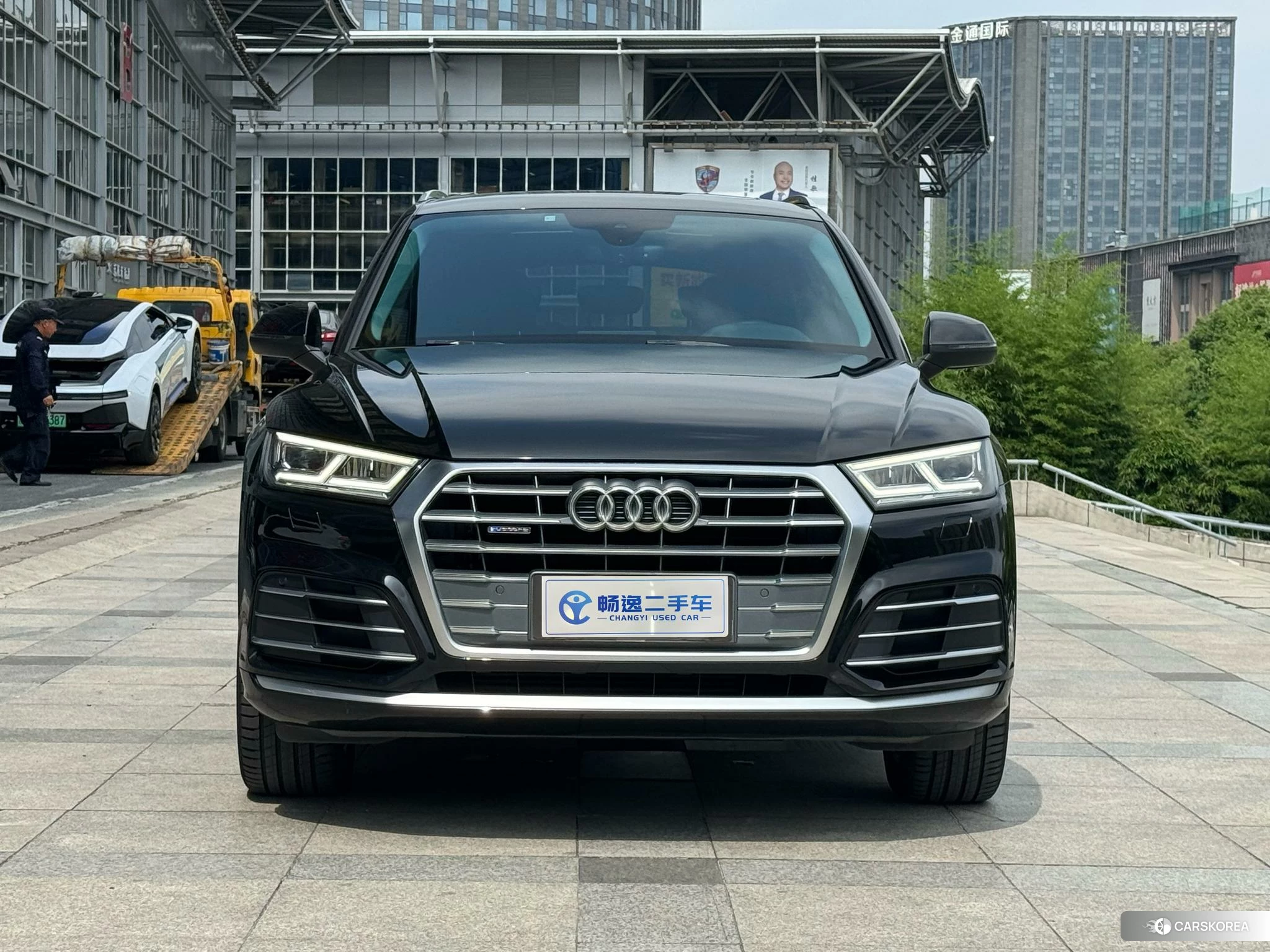 Audi Q5L 2019 Черный из Китая, фото 2