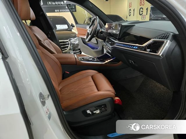 BMW X7 (G07) 2023 Белый из Кореи, фото 2