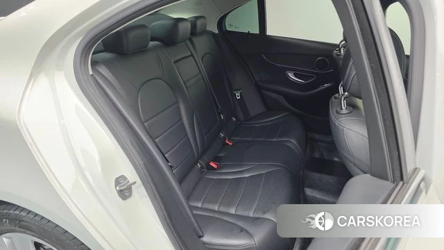 Mercedes-Benz C-Class W205 2018 Белый из Кореи, фото 2