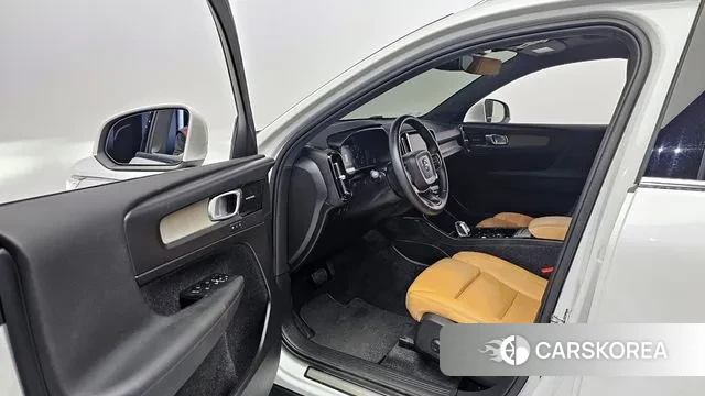 Volvo XC40 2020 Белый из Кореи, фото 2