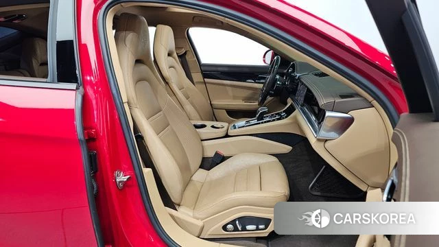 Porsche Panamera (971) 2018 Красный из Кореи, фото 2