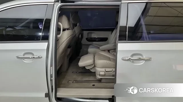 Kia The New Carnival 2020 Серебряный из Кореи, фото 2