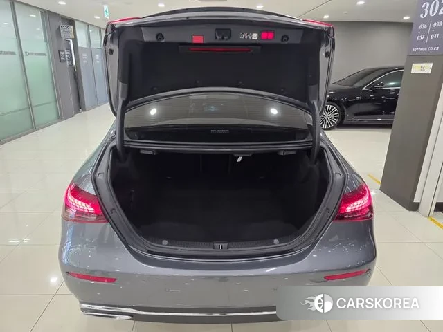 Mercedes-Benz E-Class W213 2022 Серый из Кореи, фото 2