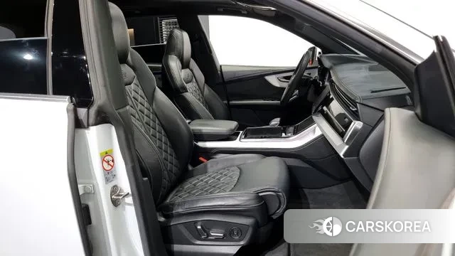 Audi Q8 (4M) 2020 Белый из Кореи, фото 2