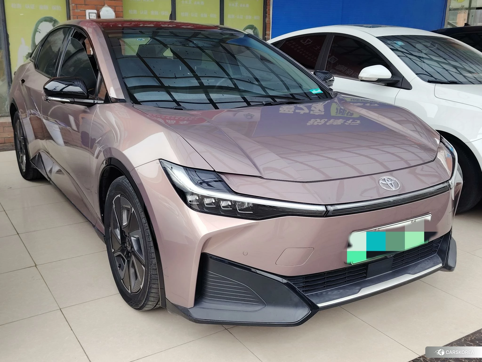 Toyota bZ3 2023 Фиолетовый из Китая, фото 2