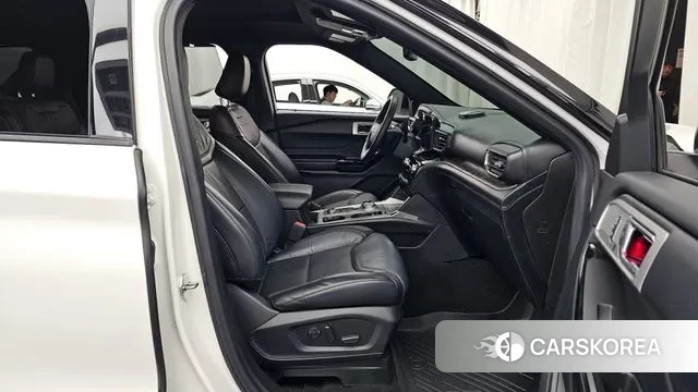 Ford Explorer 6th Generation 2021 Белый из Кореи, фото 2