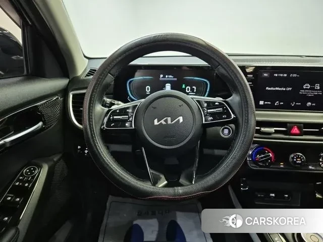Kia The New Seltos 2023 Черный из Кореи, фото 2