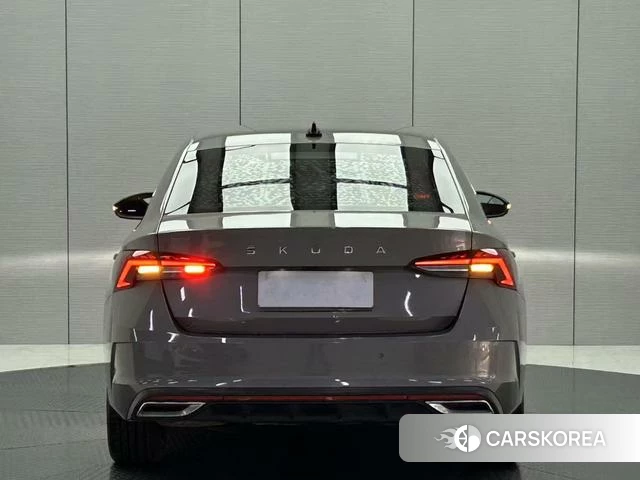 Skoda Octavia 2021 Темно-серый из Китая, фото 2