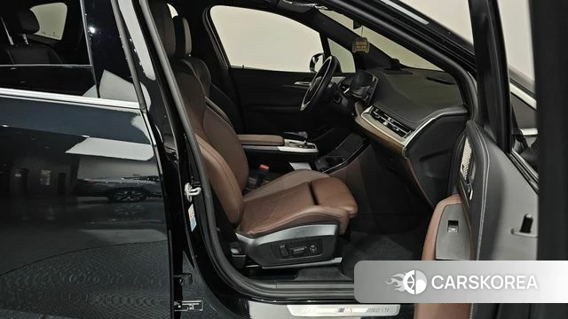 BMW 2 Series Active Tourer (U06) 2023 Черный из Кореи, фото 2