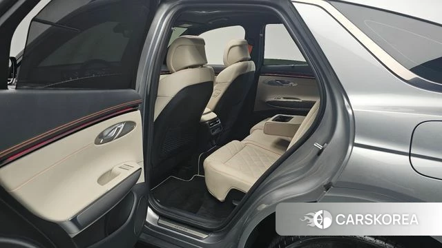 Genesis GV70 2025 Серый из Кореи, фото 2