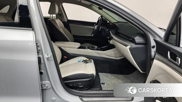 Kia The New K5 3rd generation 2023 Серебряный из Кореи, фото 2