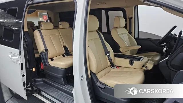 Hyundai Staria 2023 Белый из Кореи, фото 2