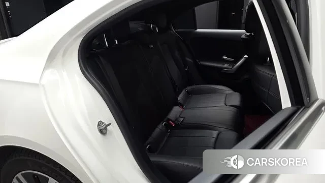 Mercedes-Benz A-Class W177 2021 Белый из Кореи, фото 2