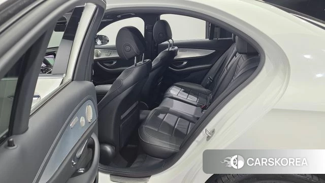 Mercedes-Benz E-Class W213 2021 Белый из Кореи, фото 2