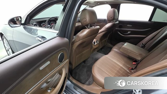 Mercedes-Benz E-Class W213 2019 Серый из Кореи, фото 2
