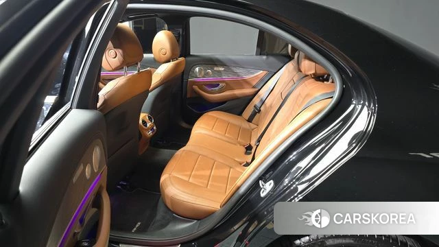 Mercedes-Benz E-Class W213 2021 Черный из Кореи, фото 2