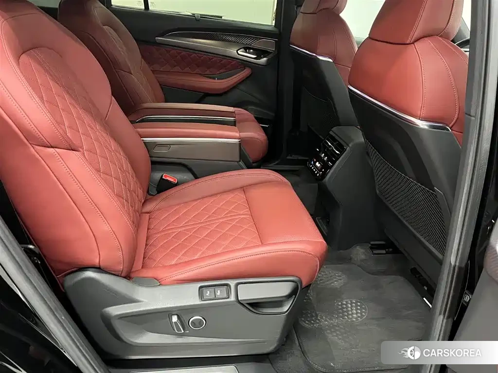 Audi Q6 2025 Черный из Китая, фото 2