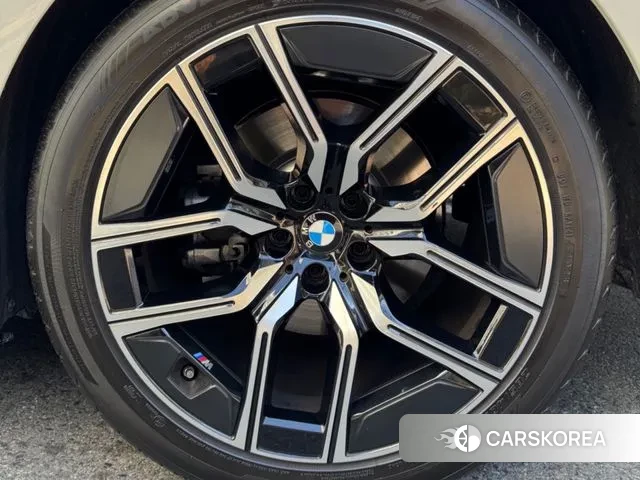 BMW 7 Series (G70) 2024 Белый из Кореи, фото 2