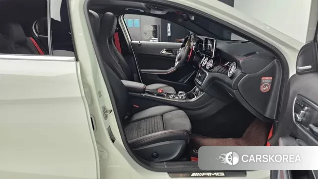 Mercedes-Benz GLA-Class X156 2018 Белый из Кореи, фото 2