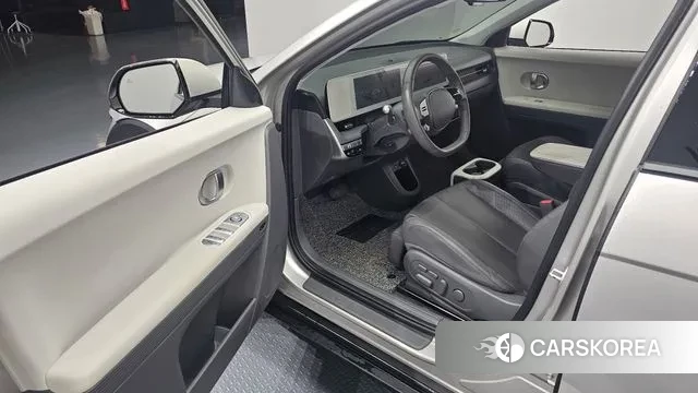 Hyundai Ionic 5 2021 Серебристо-серый из Кореи, фото 2