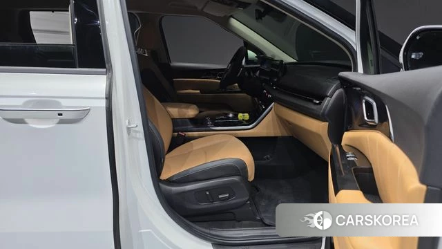 Kia Carnival 4th generation 2023 Белый из Кореи, фото 2
