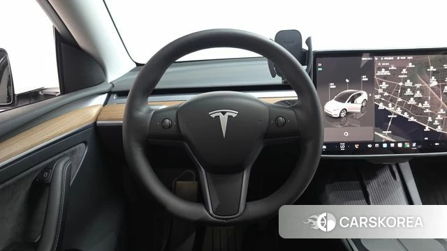 Tesla Model Y 2023 Белый из Кореи, фото 2