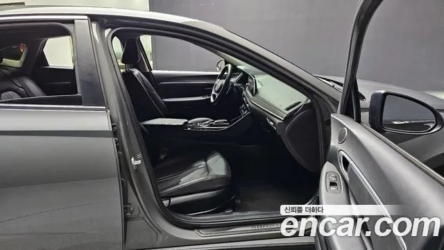 Hyundai Sonata (DN8) 2019 Серебристо-серый из Кореи, фото 2