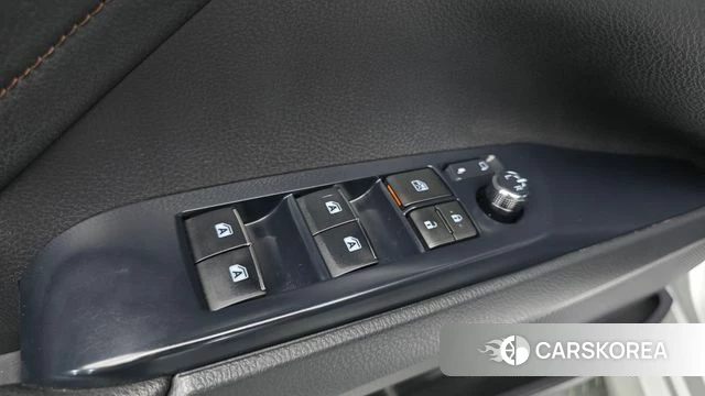 Toyota Camry (XV70) 2018 Серебряный из Кореи, фото 2