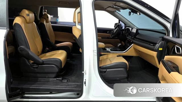 Kia Carnival 4th generation 2023 Белый из Кореи, фото 2