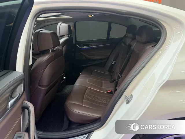 BMW 5 Series (G30) 2022 Белый из Кореи, фото 2