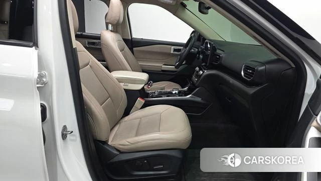 Ford Explorer 6th Generation 2021 Белый из Кореи, фото 2