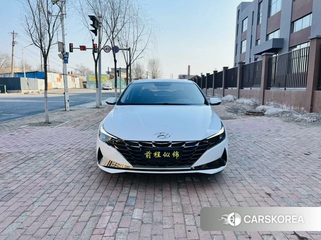 Hyundai Elantra 2022 Белый из Китая, фото 2