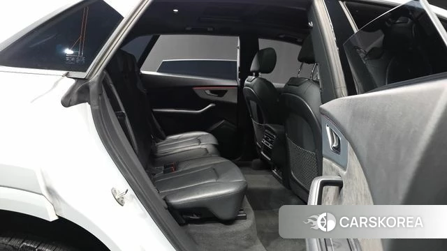 Audi Q8 (4M) 2021 Белый из Кореи, фото 2