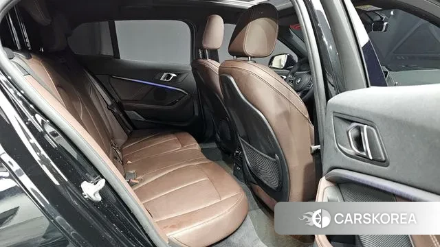 BMW 1 Series (F40) 2021 Черный из Кореи, фото 2