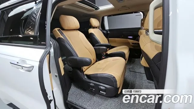 Kia Carnival 4th generation 2023 Белый из Кореи, фото 2